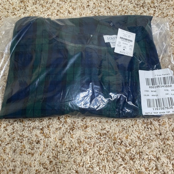 Jcrew Factory Cotton poplin top with ruffles
Item BA760 - Picture 2 of 2